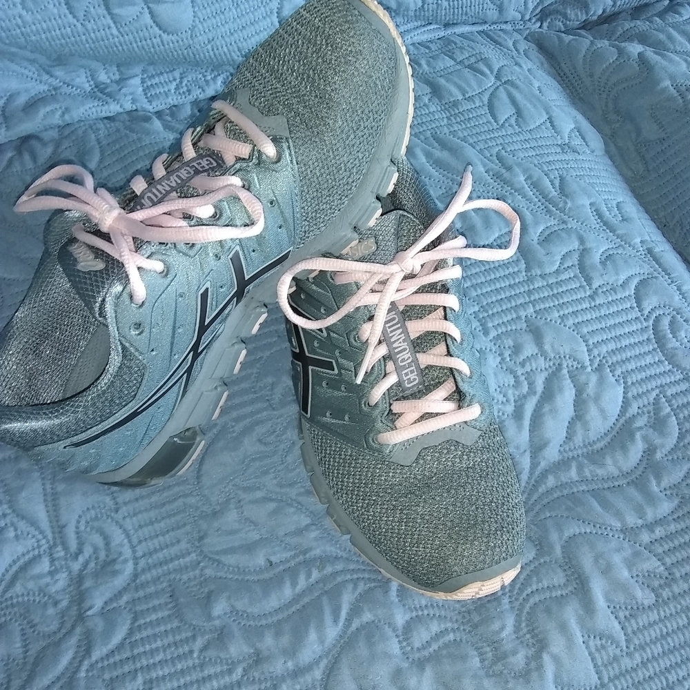 SOLD Asics Gel Quantum 180 - Picture 2 of 8